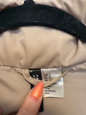 H&M Cropped Puffer Vest thumbnail 3