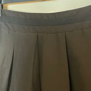 White House Black Market Black Pleated A-Line Skirt Size 4 Preppy Classic thumbnail 2