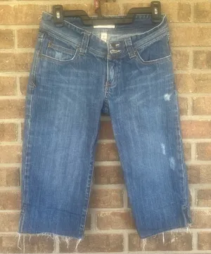Abercrombie & Fitch Mid-Blue Cropped Distressed Jeans thumbnail 1