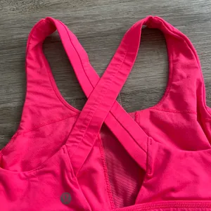 Lululemon Run: Stuff Your Bra thumbnail 9
