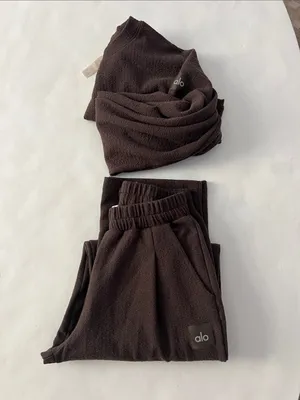 Alo Yoga 2 Piece Set - Cropped Tailored Crew Neck & Tailored Sweatpant Espresso thumbnail 8