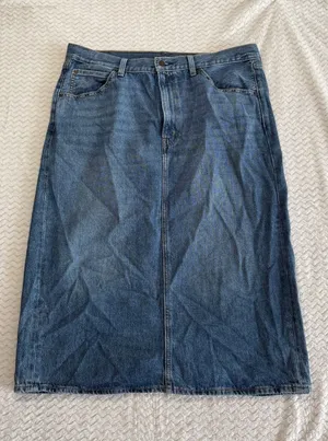Levis Denim Midi Skirt Women 33 Blue Medium Wash Straight Back Slit 5-Pocket thumbnail 1