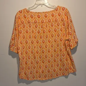 Chico's Orange Red Pattern Short Button Detail Sleeves Hi Low Crop Top SZ 3 / XL thumbnail 2