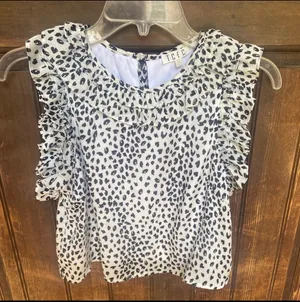 TCEC Leopard Ruffle Top, size S but fits more like XS thumbnail 1