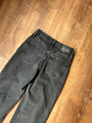 Hollister Ultra High-Rise Dad Jeans thumbnail 8