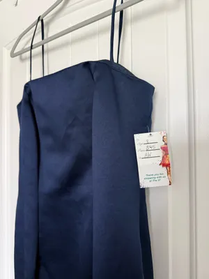 Boutique dress thumbnail 2