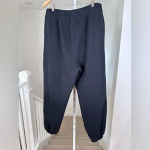 Aritzia mega fit joggers thumbnail 5