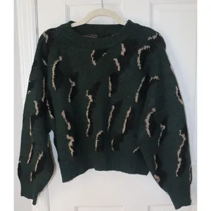Lumière Green Leopard Print Knit Crewneck Sweater thumbnail 1