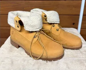 Timberland Women's Authentics Roll-Top boots Wheat Nubuck Sz 8 thumbnail 1