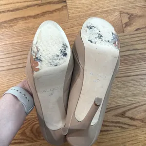 ALDO Women's Cream Pumps size 8/39 thumbnail 4