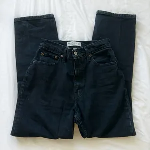 Abercrombie & Fitch The 90s Straight Ultra High Rise Curve Love Black Denim Jean thumbnail 1