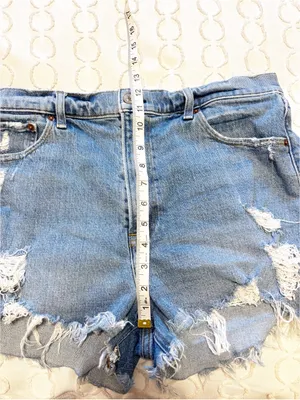 Abercrombie & Fitch The Mom Short High Rise Distressed Medium wash size 12 thumbnail 4