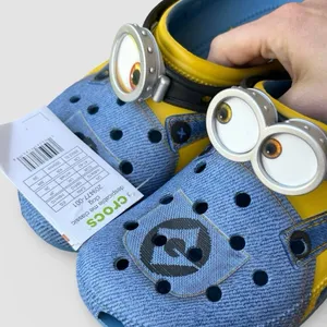 Crocs Despicable Me Minions Classic Clog Blue Yellow M8/W10 Novelty NWT thumbnail 9