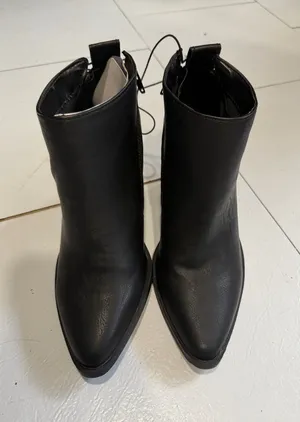 Universal Thread Black Pointed-Toe Ankle Boots, Size 6.5 — New with Tags thumbnail 1