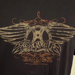Vintage Black Short Sleeve Tee with Distressed Graphic AEROSMITH thumbnail 5