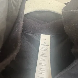 lululemon athletica Women's Black Puffer Jacket thumbnail 2
