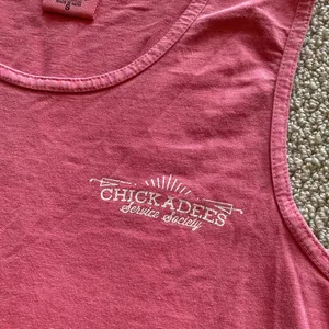 Comfort Colors Chickadees Chi Kappa Phi Pink Salmon Tank Top Size Small Like New thumbnail 2