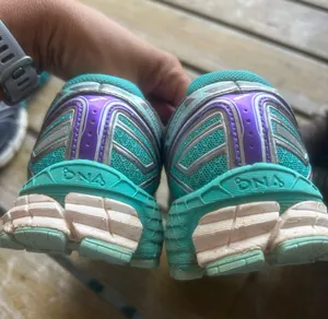 Running Shoes thumbnail 3