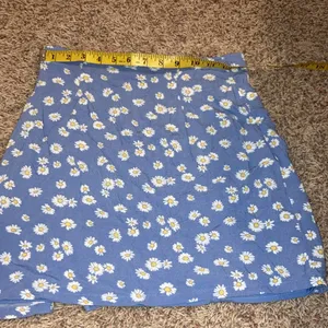 Hollister daisy print mini skirt sz S thumbnail 6
