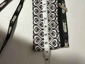 Lesportsac Black & White Heart Motif Crossbody Wristlet Pouch 7”x4.5” - 18” drop thumbnail 5