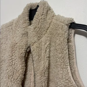 Love Tree beige Sherpa full zip cozy comfy Vest thumbnail 4
