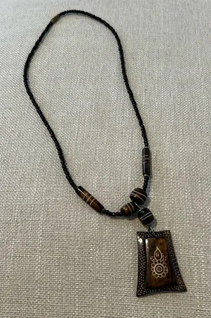 Necklace thumbnail 1