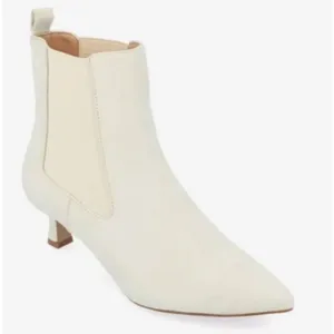 Journee‎ Collection Chelsea Comfort Booties Size 9 Ivory Ankle Boots thumbnail 1