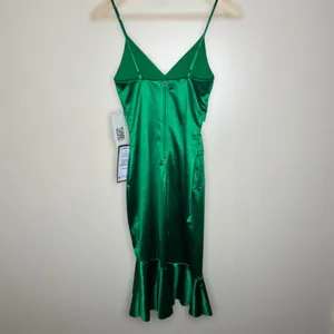 Emerald Sundae Cocktail Dress XS Green Satin Ruffle Flounce Holiday Party V-Neck thumbnail 3