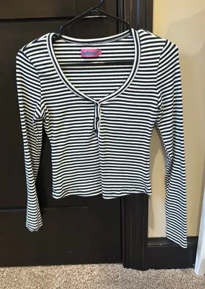 Edikted Top Long Sleeve thumbnail 1