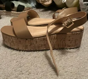 Tan platform heels thumbnail 1