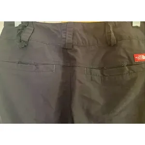 The North Face Pants Womens 4 Nylon Convertible Zip Off Cargo Straight Leg Gray thumbnail 6
