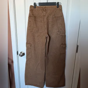 NWTS Edikted Mid Rise Cargo Carpenter Jeans Women's XS (2-4) Brown Wash thumbnail 2