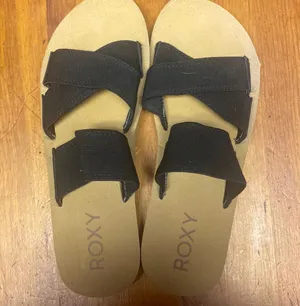 Roxy Black and Tan Sandals thumbnail 1