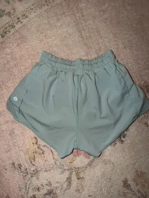Lululemon Hotty Hot Shorts 2.5" thumbnail 2