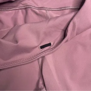 Victorias Secret Sport Knockout Mauve Leggings w Sheer Mesh Side Panels (Large) thumbnail 6