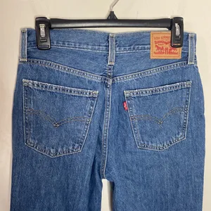 Levi's Low Pro Straight leg distressed jeans in breathe out medium wash size 26 thumbnail 5