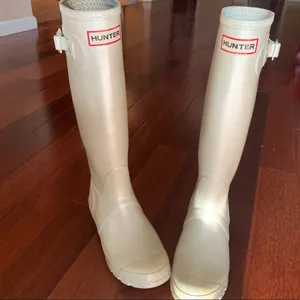 Hunter Tall Rain Boots Pearl White Size 5 thumbnail 1