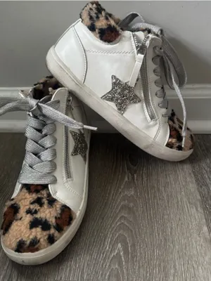UNIONBAY White High-Top Sneakers with Leopard Faux Fur and Silver Star thumbnail 1