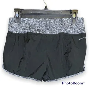 Nike Dri-Fit Women’s Black Athletic Shorts Size S thumbnail 2
