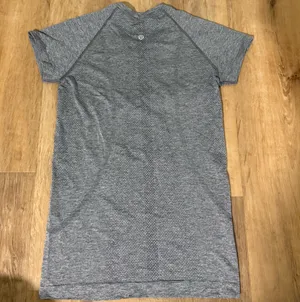 Lululemon Swiftly Tech Short Sleeve thumbnail 5
