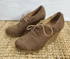 X Appeal Merrit Womens Bootie Size 7 Tan Suede Almond Toe Lace Up Wedge thumbnail 1