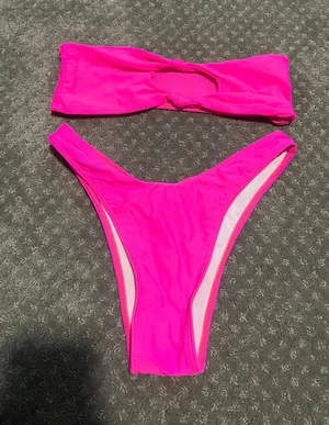 Strapless Bikini thumbnail 1
