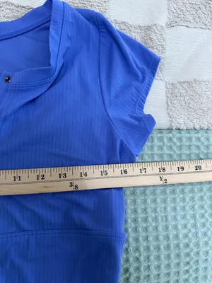 OFFLINE By Aerie Real Me Henley Neck Cropped T- Shirt Blue Button Size‎ M thumbnail 2