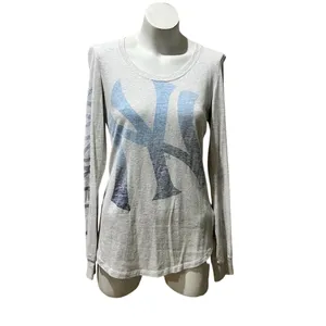 Nike Women's New York Yankees Long Sleeve T-Shirt White Size M thumbnail 3
