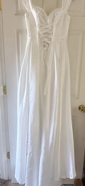 Size 0 wedding dress White thumbnail 2