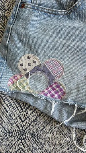 Levi’s 501 High-Waisted Shorts thumbnail 4