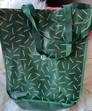 Lululemon Reusable Green Tote Bag - Eco-Friendly Shopping Essential thumbnail 1