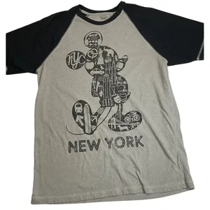Disney New York State of Mind‎ Graphic Mickey Size Medium Gray/Black Colorway thumbnail 1