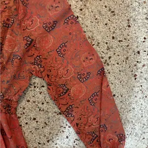 Boemo Anthropologie Revolve Maxi Dress Coral Pink Sz M Ruffle Tiered Long Sleeve thumbnail 5