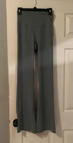 Lululemon flares thumbnail 1